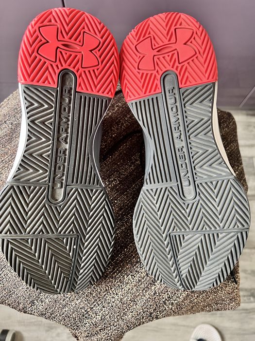 Buty Under Armour r. 42,5 do koszykówki