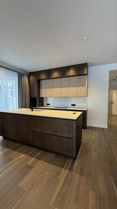 Одноповерховий будинок 175 м², 10 соток, комбіноване опалення. Ліс