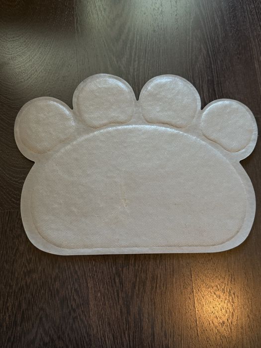 Коврик для кота у формі лапки