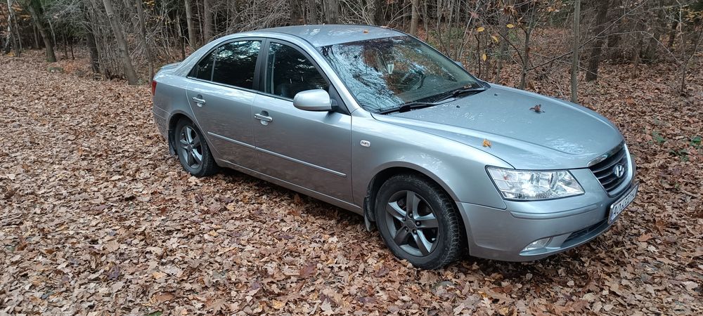 Продам машину HYUNDAI  SONATA