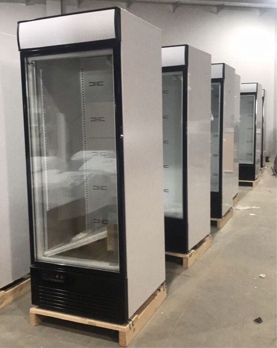 Шкаф холодильний вітрина кондитерська регал новий