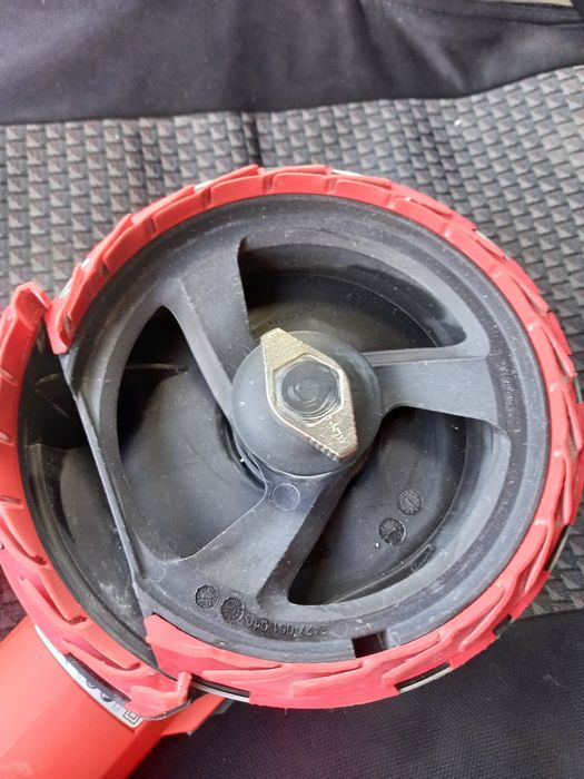 Шлифмашинка Hilti 130 dgh