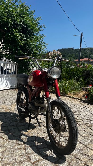 troco mota classica  com motor a trabalhar, por mota de mato ou moto4