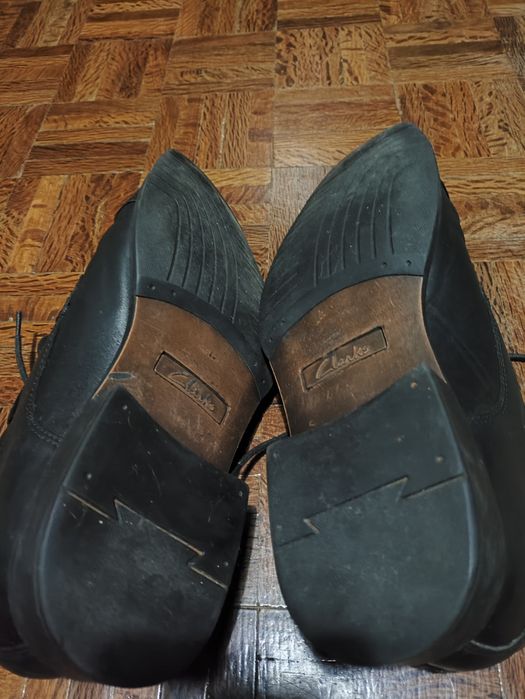 Sapatos de escritório Clarks tamanho 42