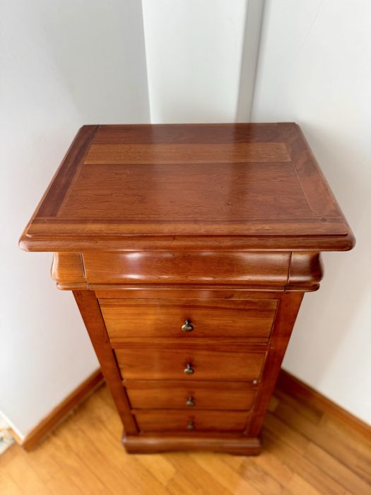 Mobiliário de Quarto de Solteiro – Madeira Cerejeira