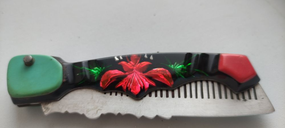 Расческа на кнопке итк