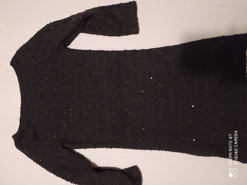 Piękna dzianinowa sukienka z cekinami S