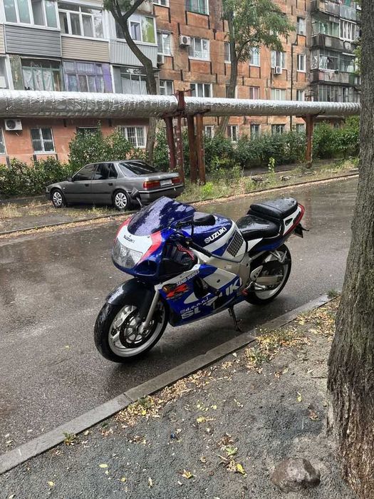 Suzuki gsx 600 R