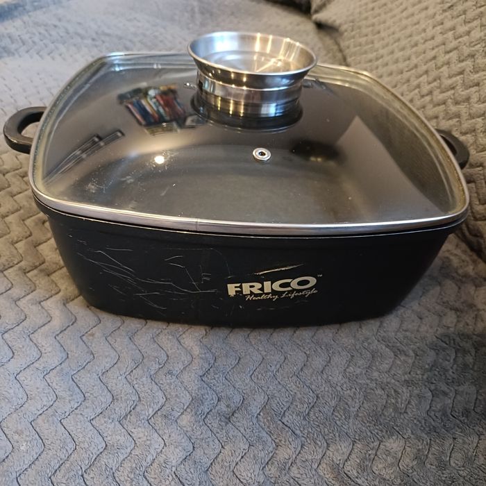Brytfana Frico z dozownikiem