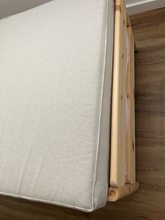 Camas empilháveis e respetivos colchões duas unidades ikea