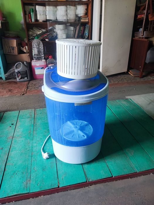 Продам стиральную машинку малютка.