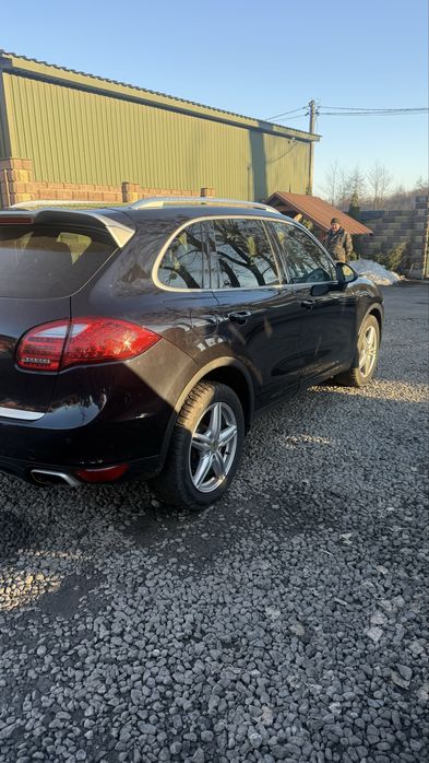 Porsche cayenne автомобіль