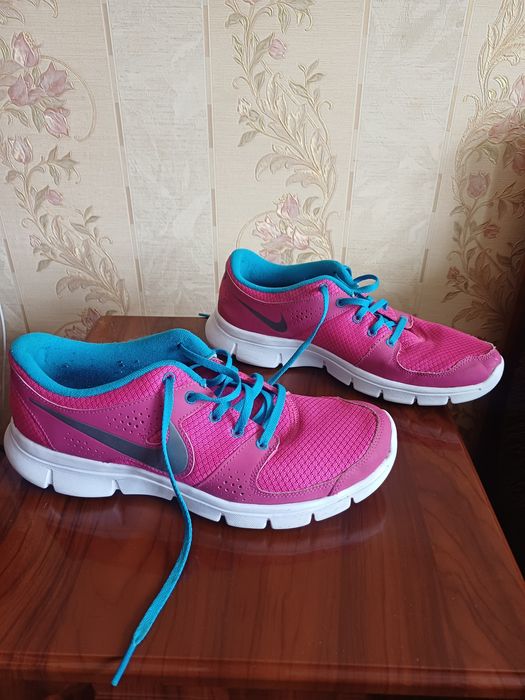 ПРОДАМ Кросівки Nike