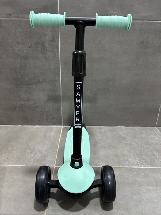 Trotinete ajustável SAWYER com LEDs nas rodas