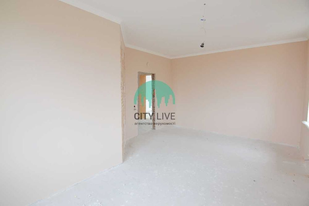 Продається будинок 296 м² у с. Микитинці (60)