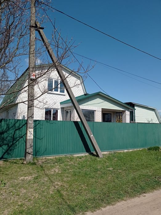 Новобудова в передмісті Чернігова. Трисвятська Слобода.