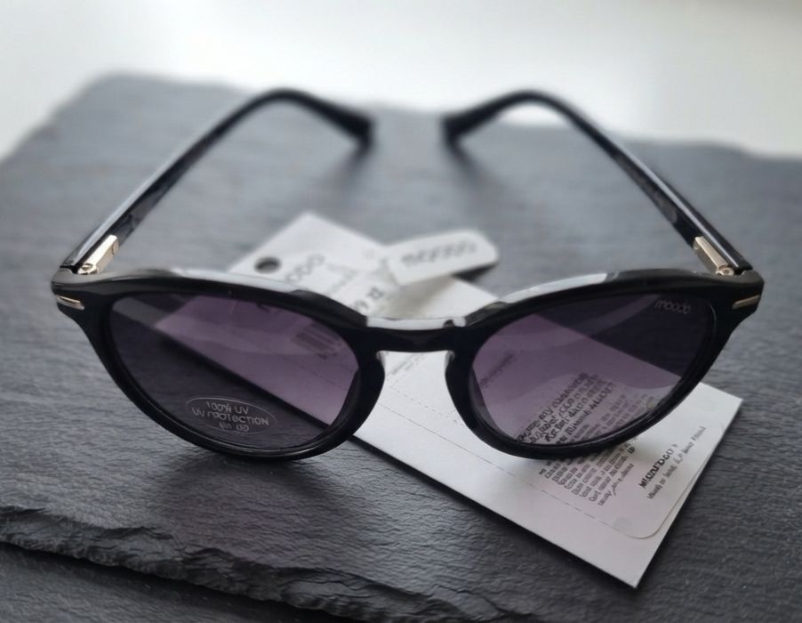 Nowe okulary przeciwsłoneczne z filtrem UV.