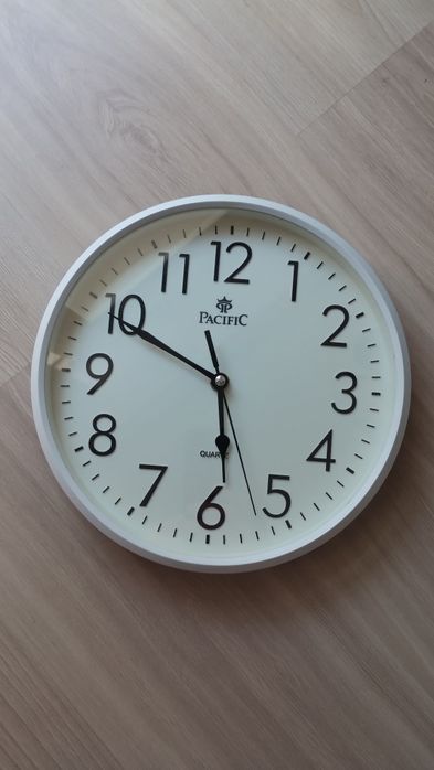 Zegar ścienny - 26 cm