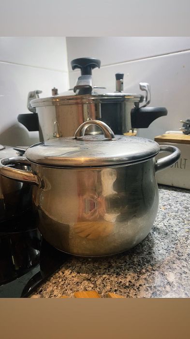 1 panela de pressão + 2 panelas