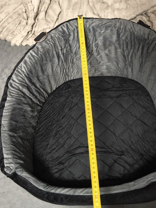 Assento para cães para carro com cinto de segurança, bolso de armazenamento e antiderrapante.