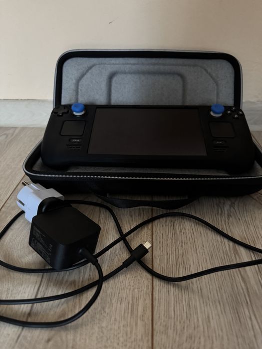 Портативна ігрова приставка Valve Steam Deck 256 GB