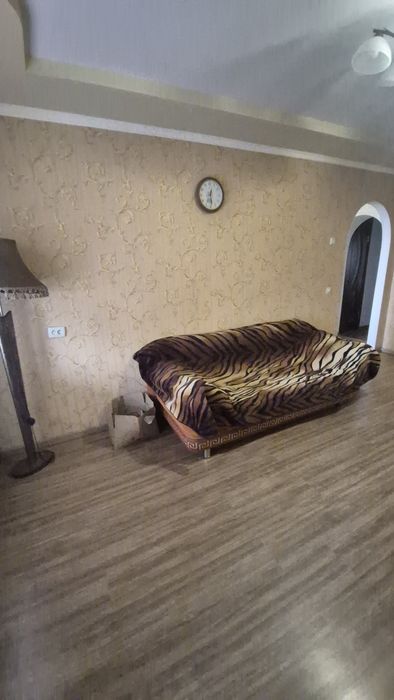 Продам 3-х кімнатну квартиру, р-н Київська