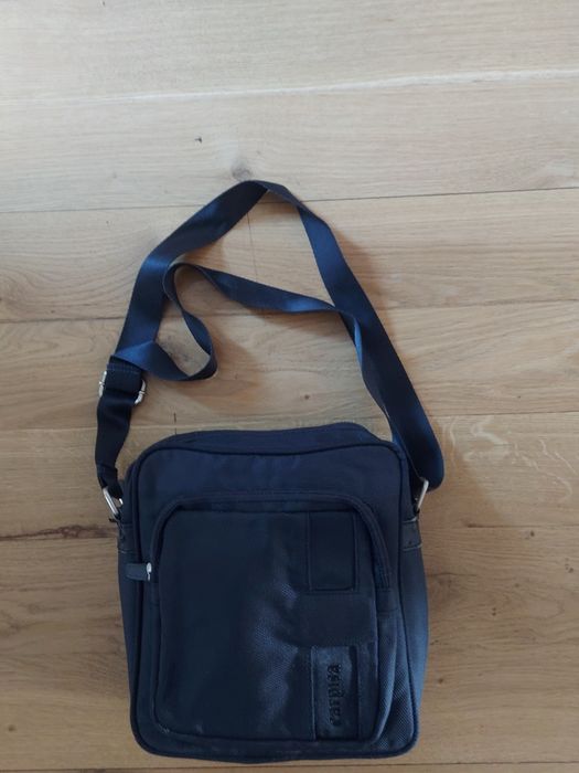 Carpisa wygodna torebka granat crossbody