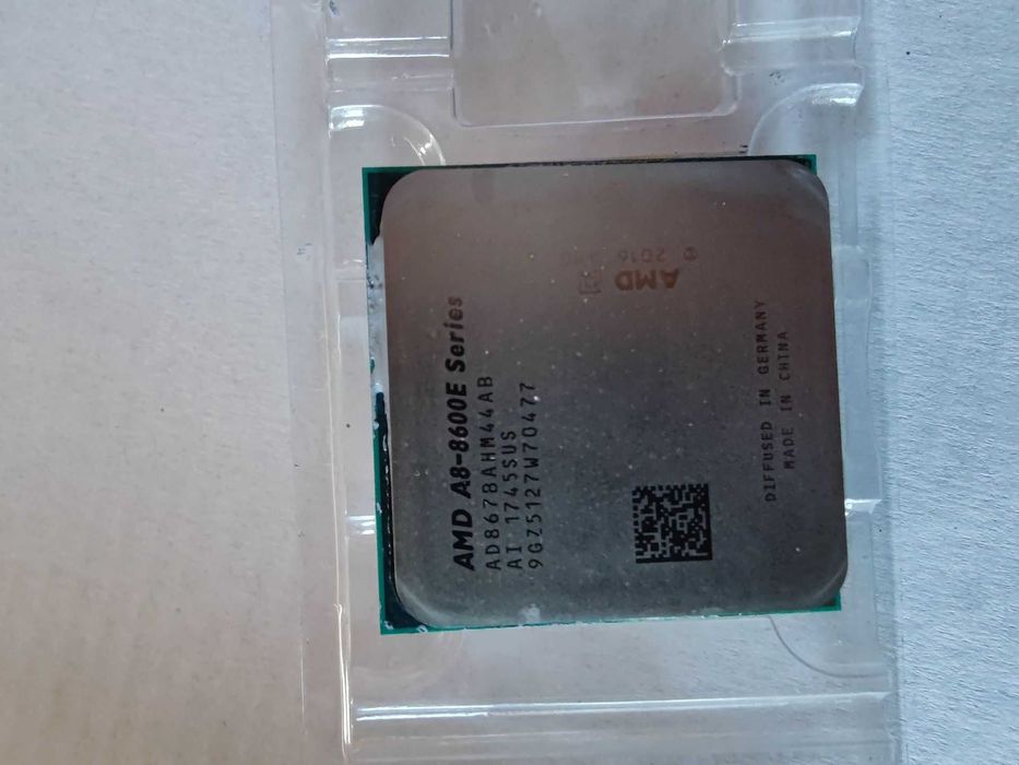 Процесор AMD A8 8670E