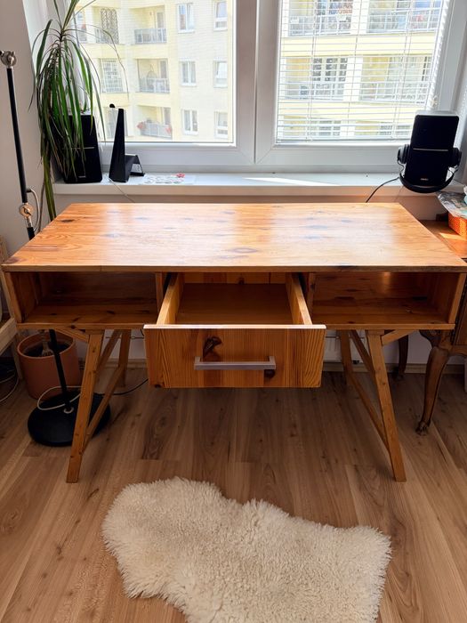 Biurko drewniane modern