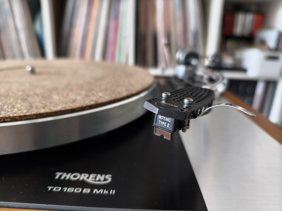 Gira-discos Thorens TD 160B MKII braço SME 3009 III agulha Shure