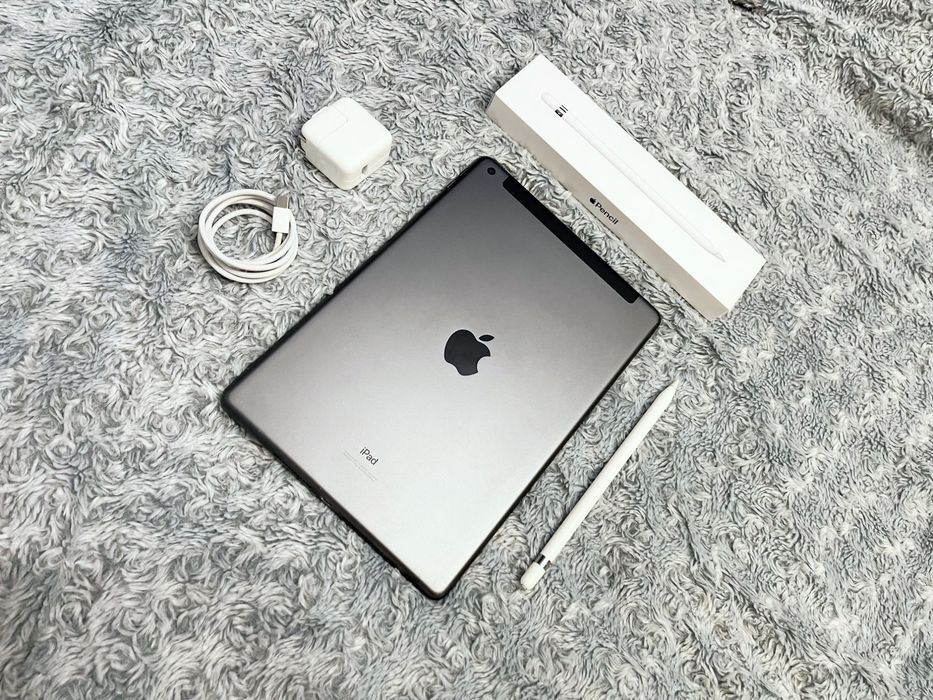 IPad 8 (32 gb) LTE, отличное состояние + стекло! A2428