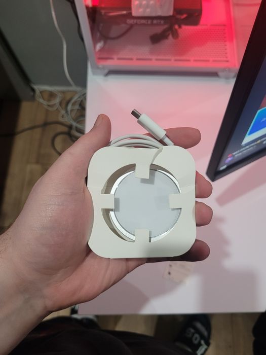 Продам MagSafe Charger оригинал