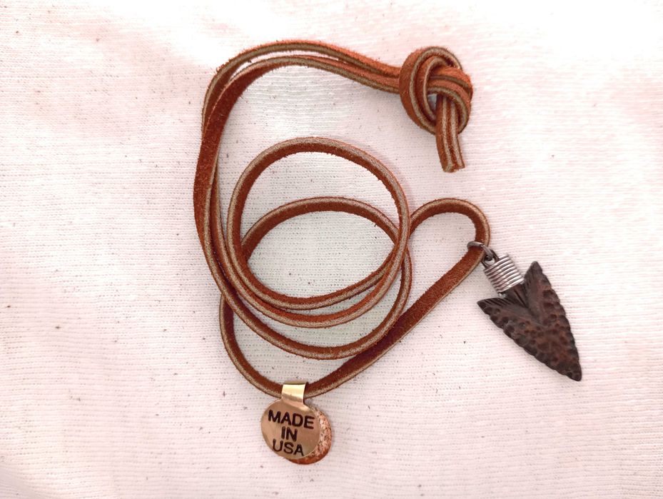 NASZYJNIK z Zawieszką z GROT -em STRZAŁY Arrowhead MADE in USA Surfing