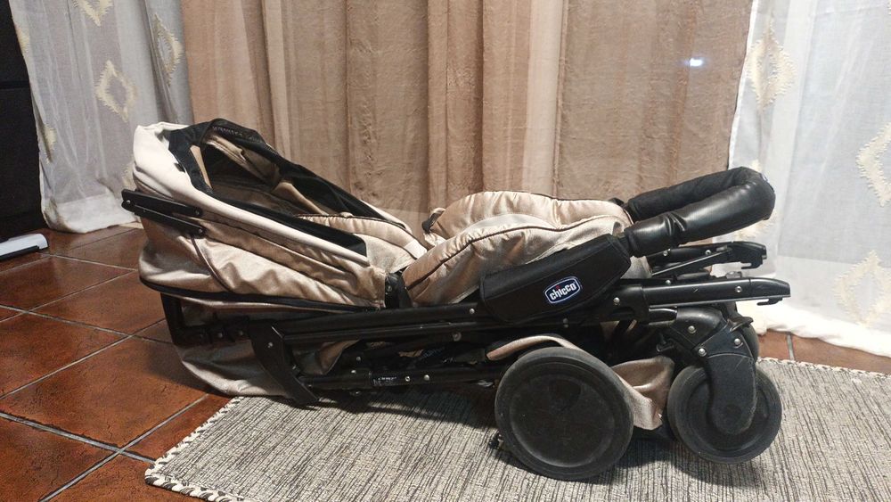 Carrinho Chicco com alcofa