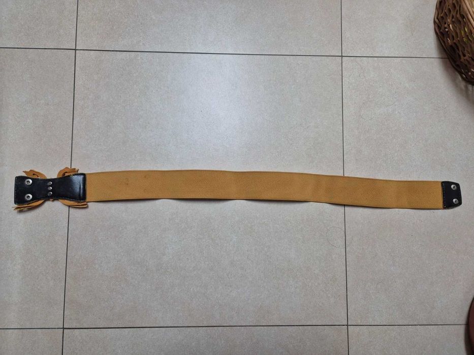 Cinto de senhora elástico amarelo torrado