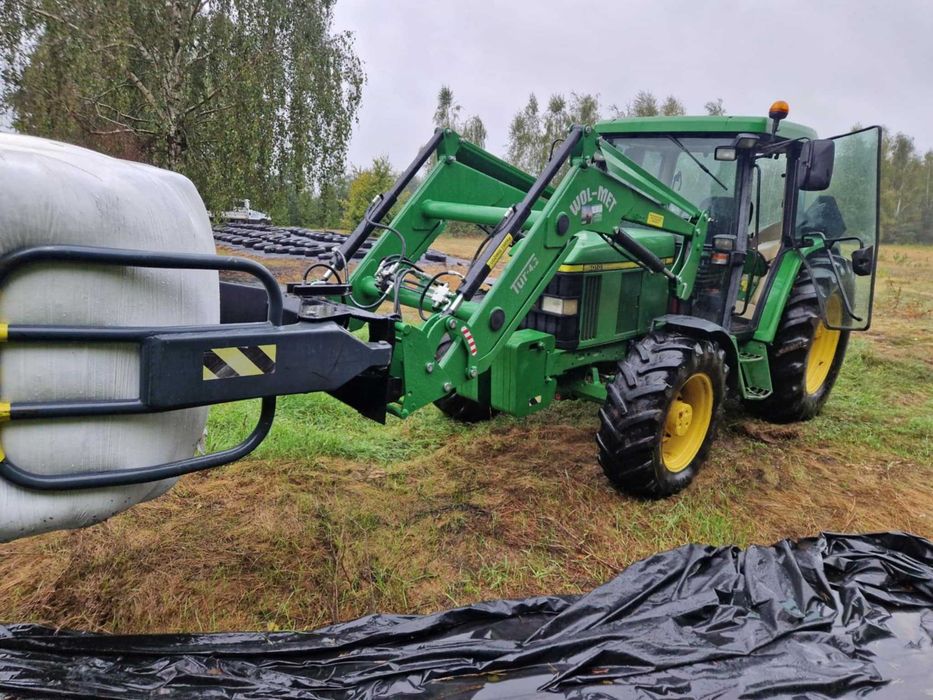 TUR-4.2 ładowacz czołowy john deere  transport gratis na cały kraj