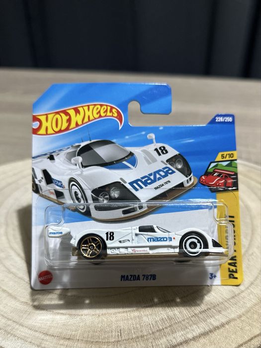 Miniatura Hot Wheels Mazda 787B