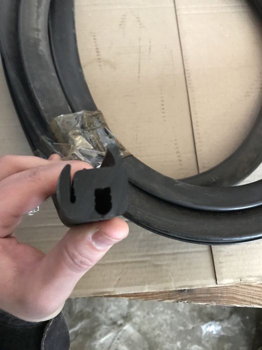 Уплотнитель лобового ветрового стекла газ 53