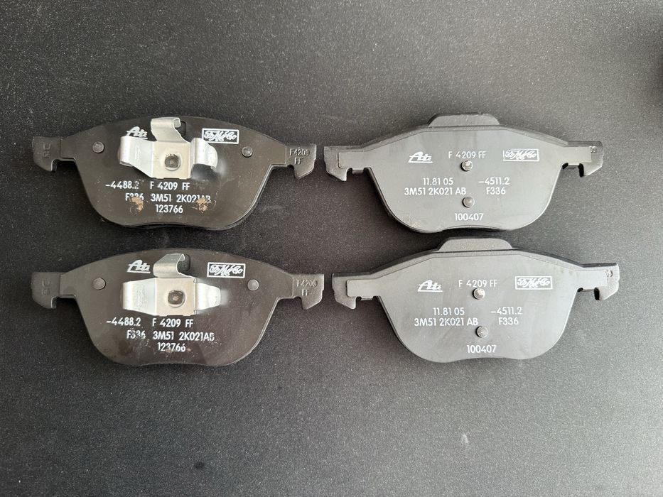 Оригінальні передні гальмівні колодки Ford / Mazda / Volvo (1759370, FoMoCo)