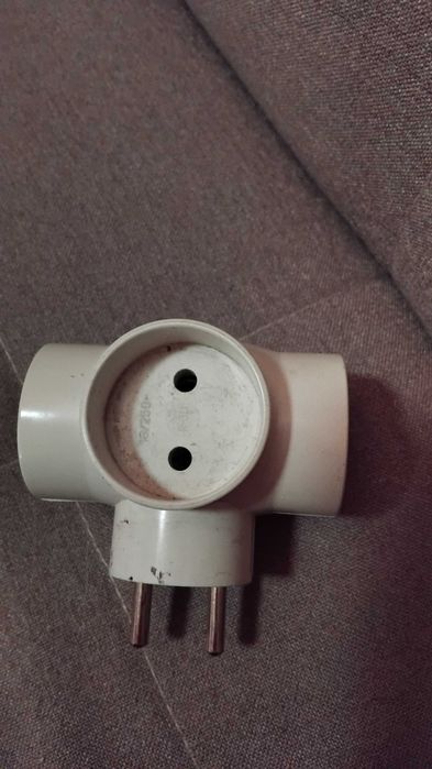 Rozgałęźnik do gniazdka, złodziej na 3 urządzenia