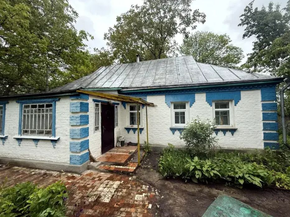 Продается дом возле Радомышля