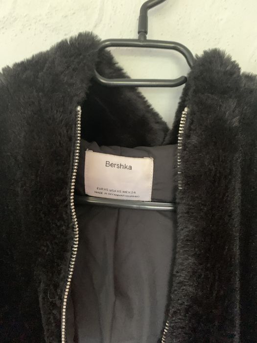 Czarna kurtka Bershka, rozmiar XS