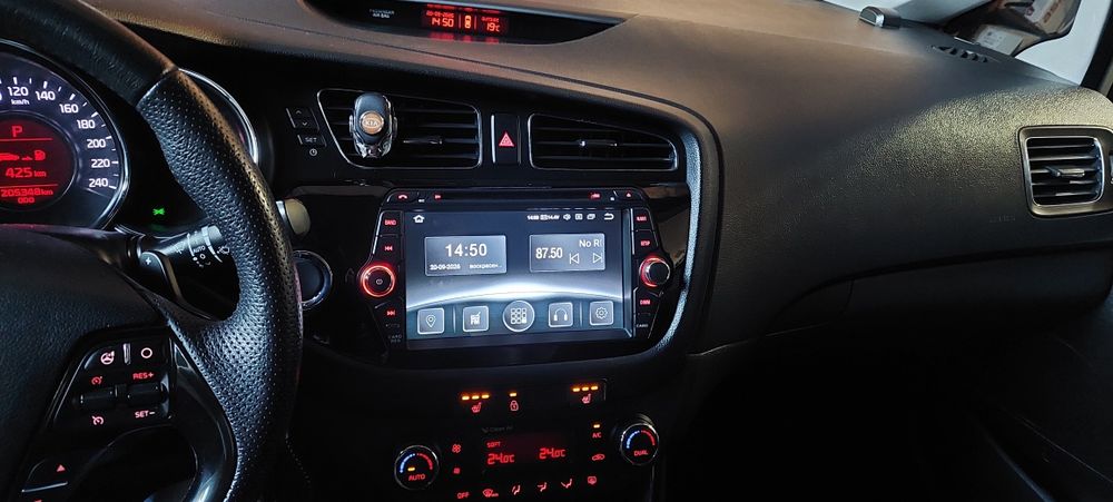 Продам Kia Ceed II 2013 год
