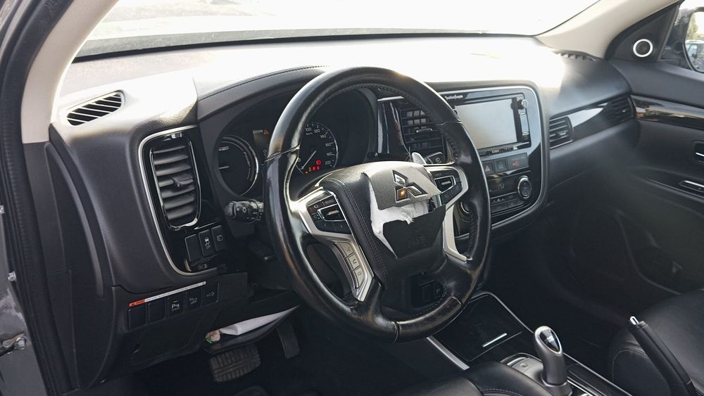 Mitsubishi Outlander 2.4 PHVI Híbrido Elétrico