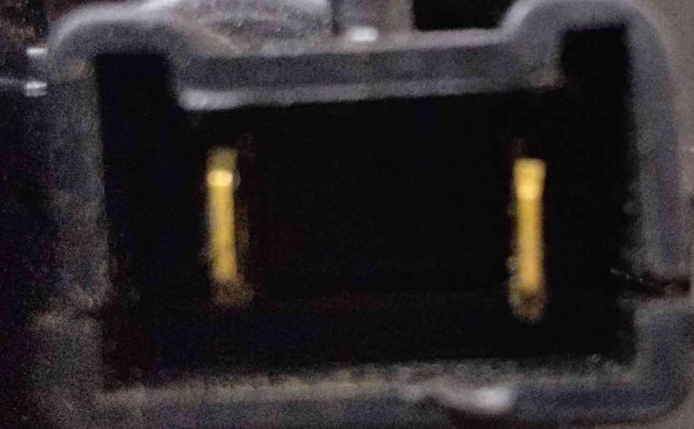 Fecho de deposito de combustível 8200312600 - RENAULT CLIO III