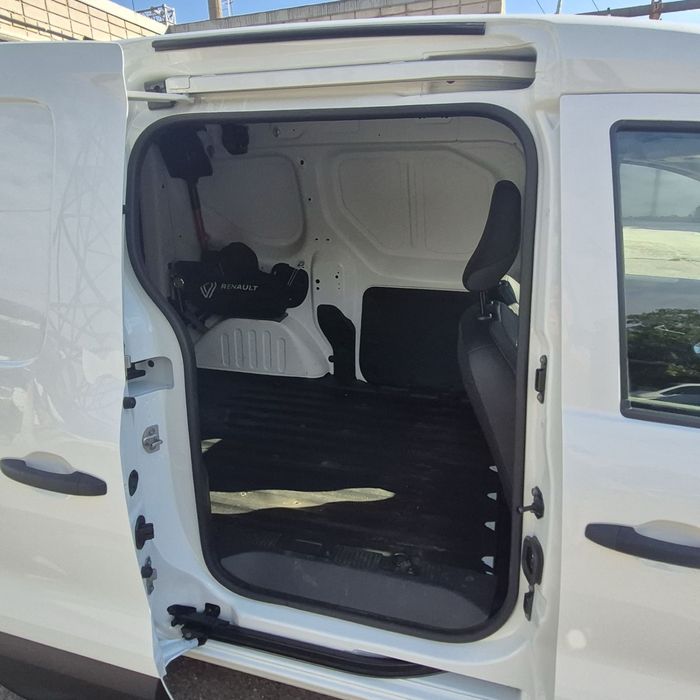 Авто Renault Express 2022