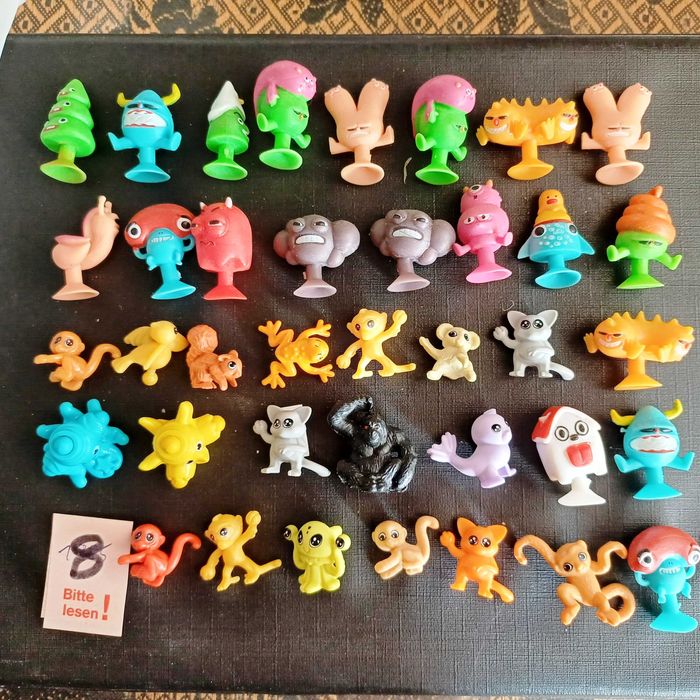 Игрушки, фигурки, человечки, животные, киндер, монстры