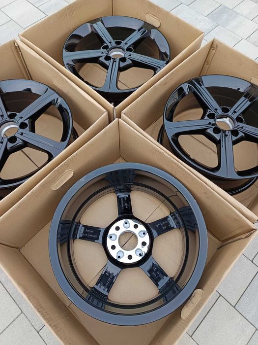 #M21C Alufelgi R17 5x112 ET44 Mercedes A B CLA GLA GLB
