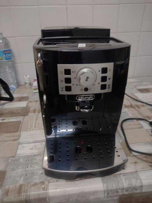 Maquina de cafe automatica marca  delongui