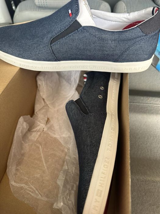 TOMMY Hilfiger , кеди ,нові ,44 розмір На вузьку ніжку